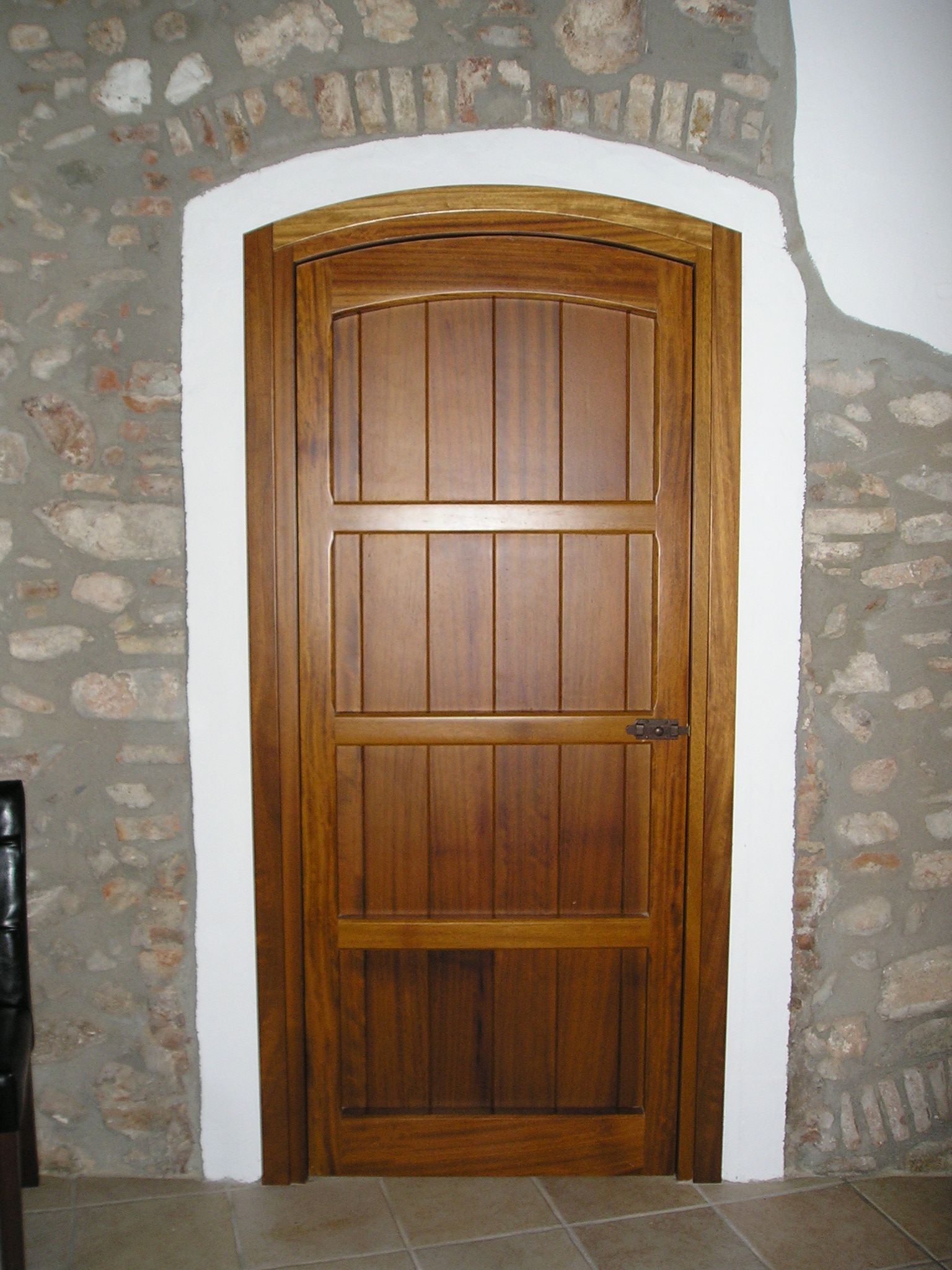 Puerta de madera moderna