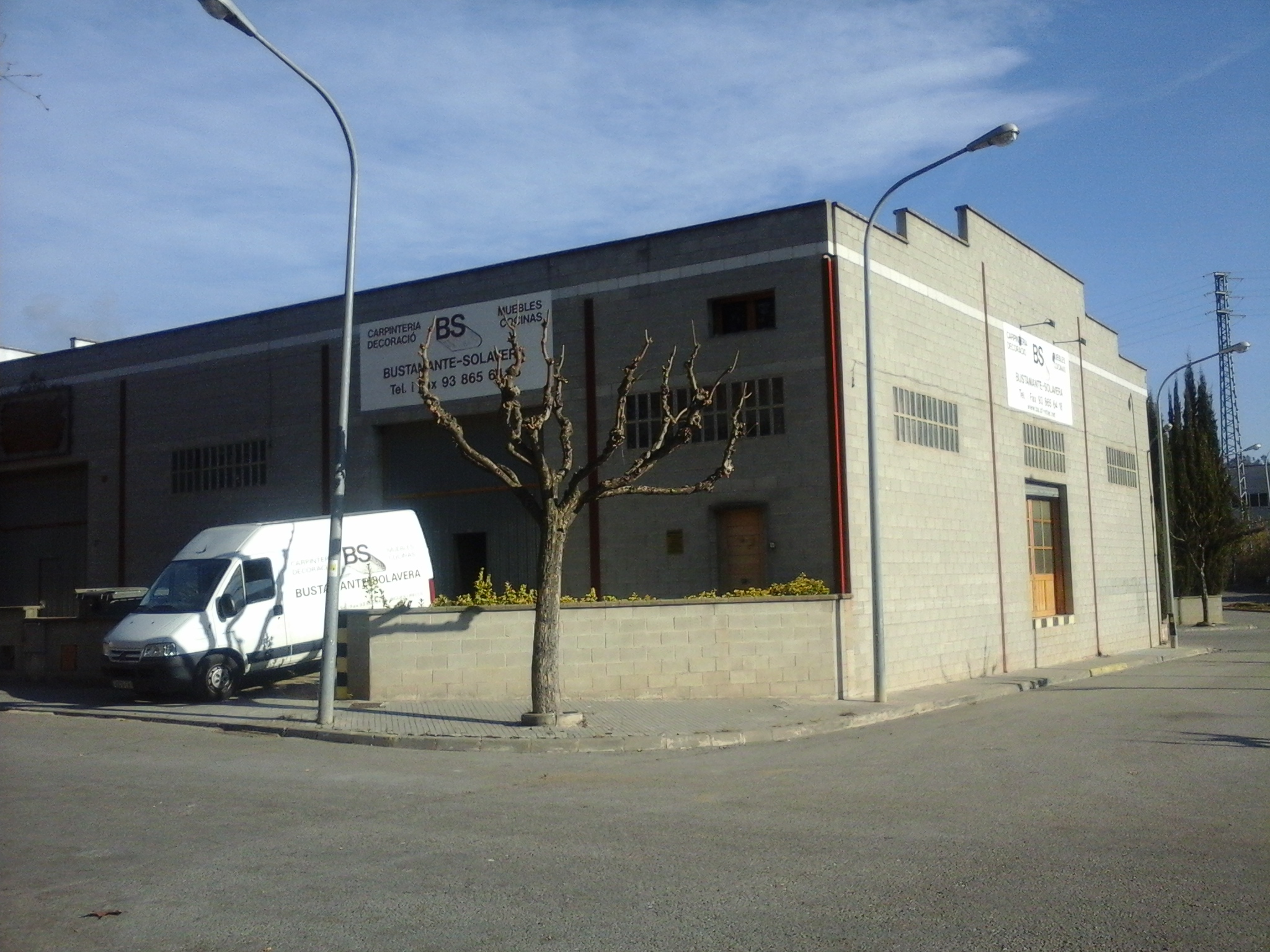 Zona de maquinaria CNC del taller